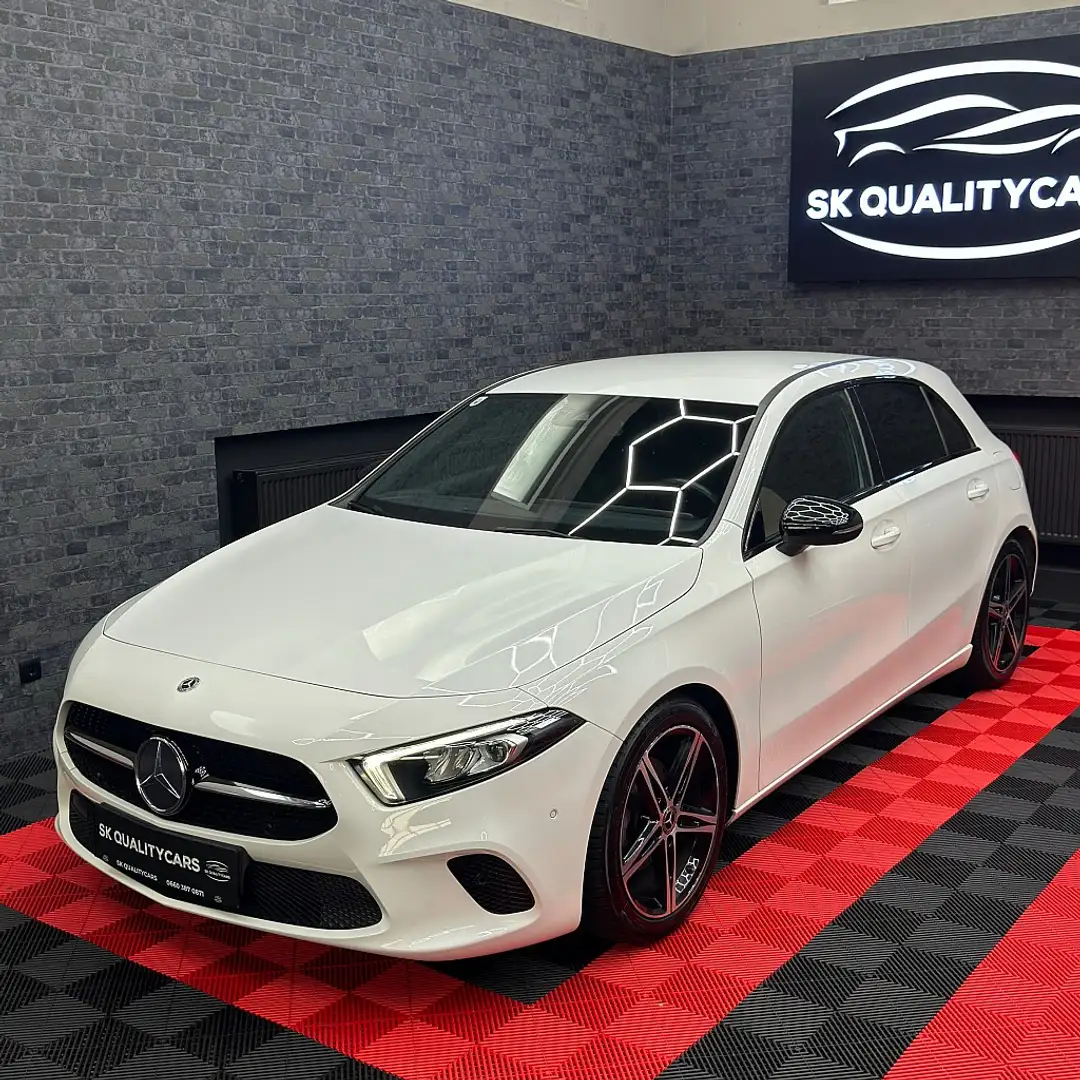 Mercedes-Benz A 180 d Black line Aut Weiß - 2