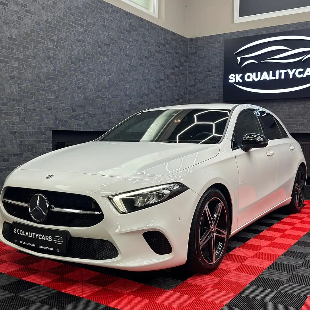 Mercedes-Benz A 180 d Black line Aut Weiß - 1