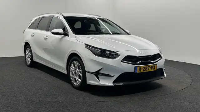 Kia Ceed view 3