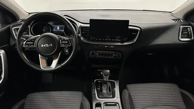 Kia Ceed view 2