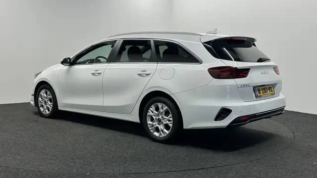 Kia Ceed view 4