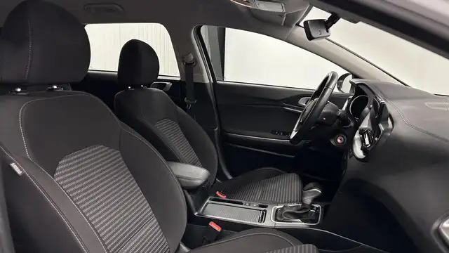 Kia Ceed view 10
