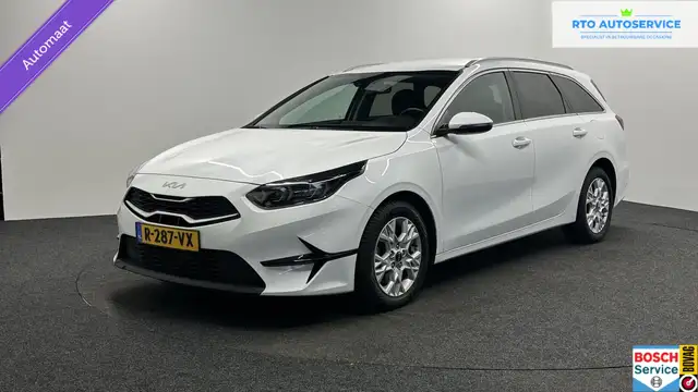 Kia Ceed main image