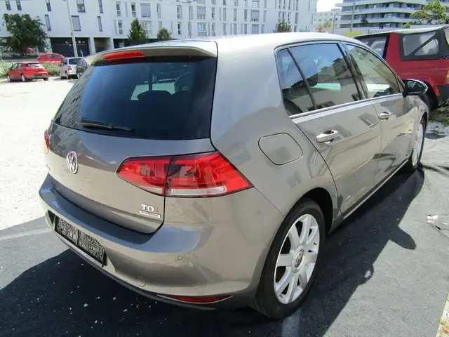 Volkswagen Golf view 6