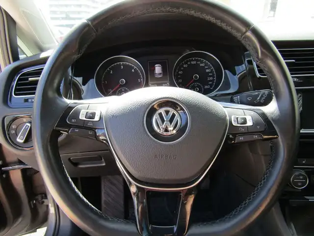 Volkswagen Golf view 11