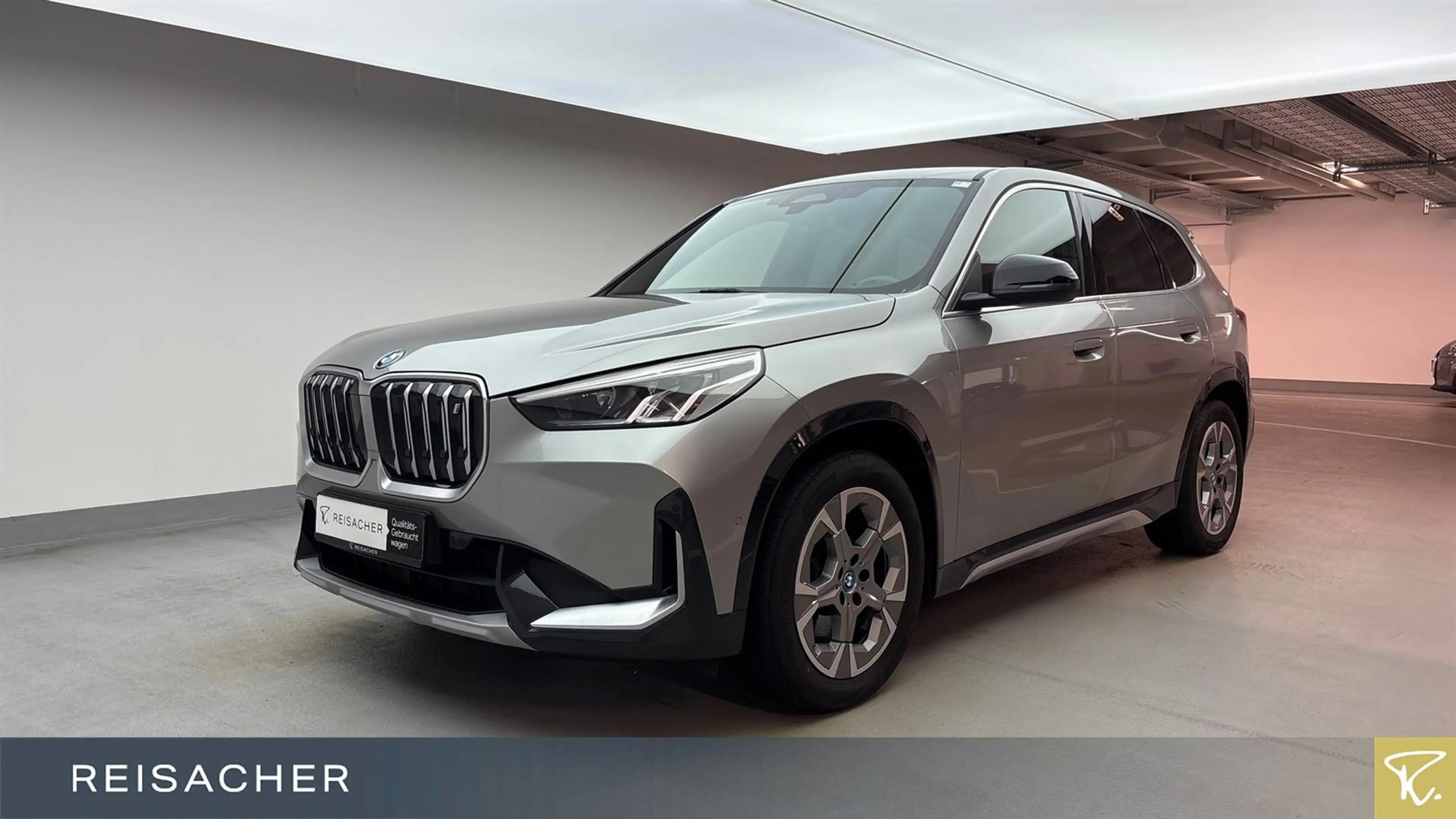 BMW iX1 IX1 A XDRIVE30 LC+,AHK,DA,RFK,SpSitze,PA,18"