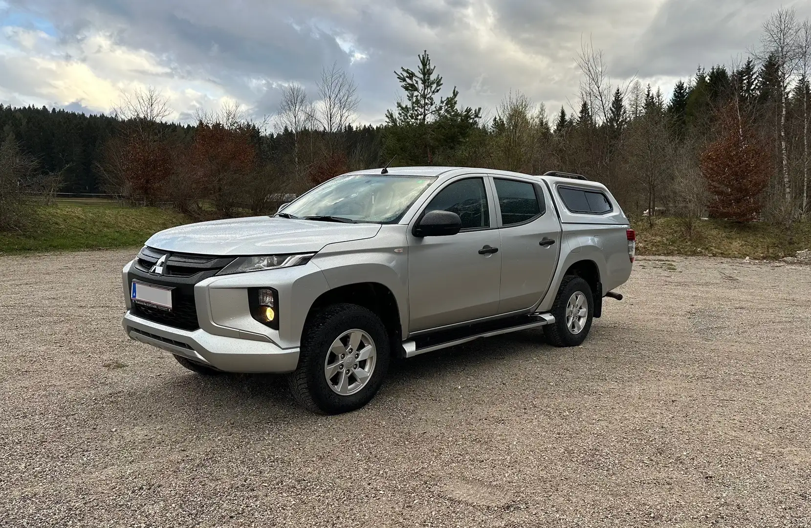 Mitsubishi L200 Work Edition 2,2 4WD Plateado - 1