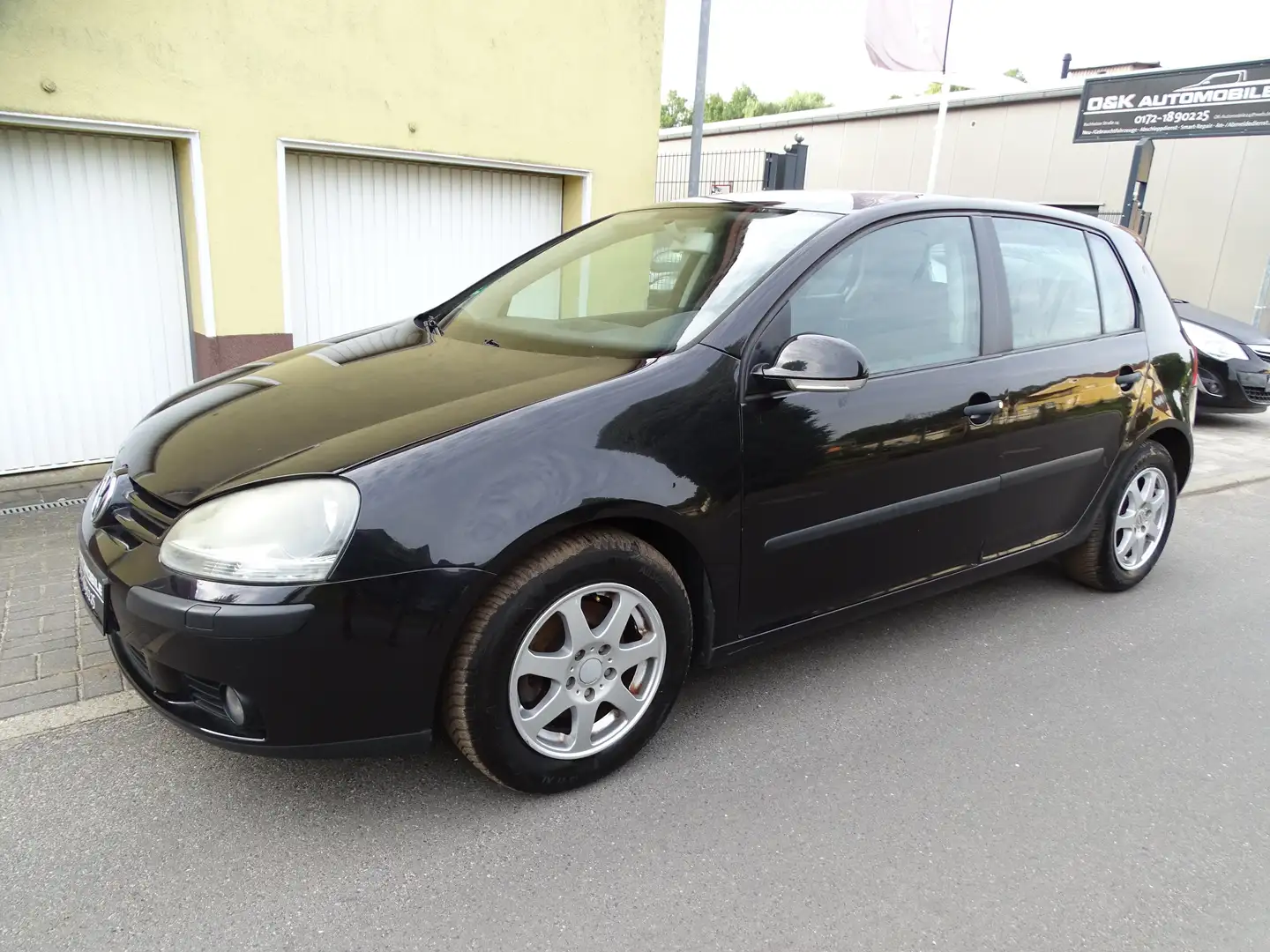 Volkswagen Golf Trendline Schwarz - 2