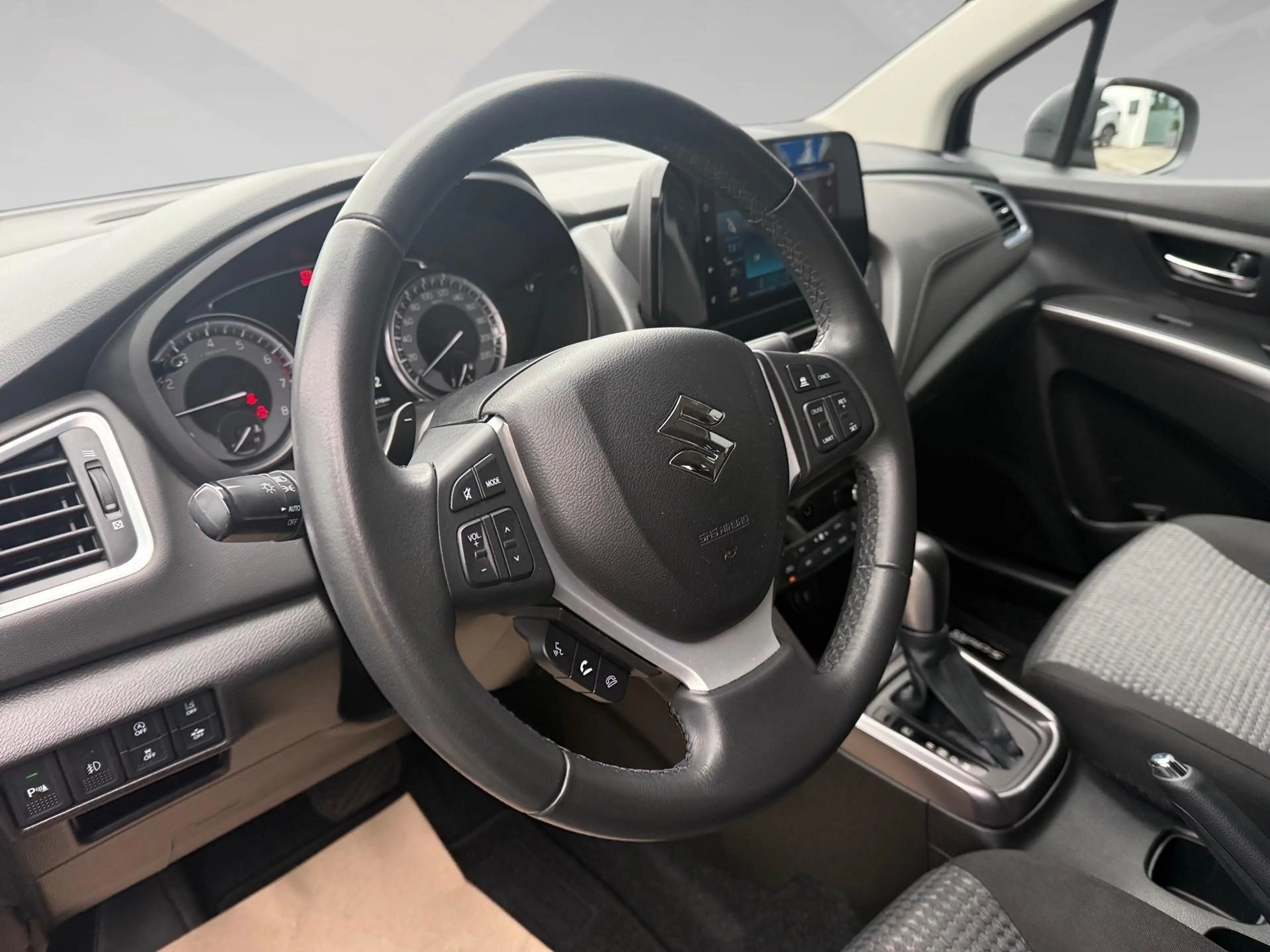 Suzuki SX4 S-Cross 1.4 — photo 8