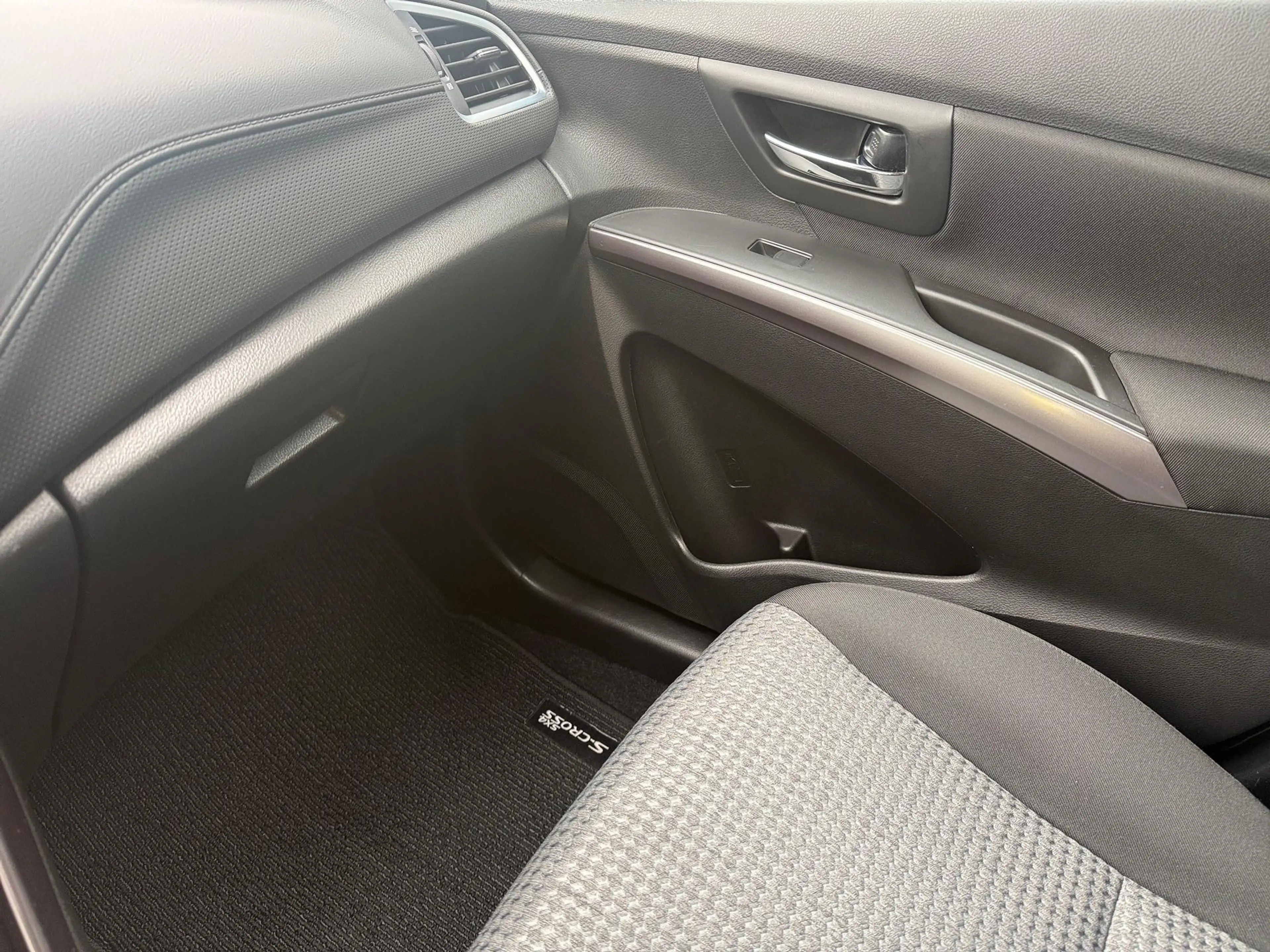 Suzuki SX4 S-Cross 1.4 — photo 9