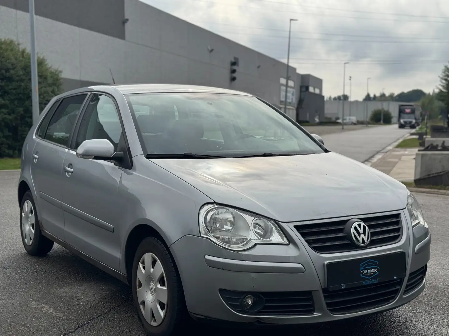 Volkswagen Polo Polo 1.4 Comfortline Gris - 2