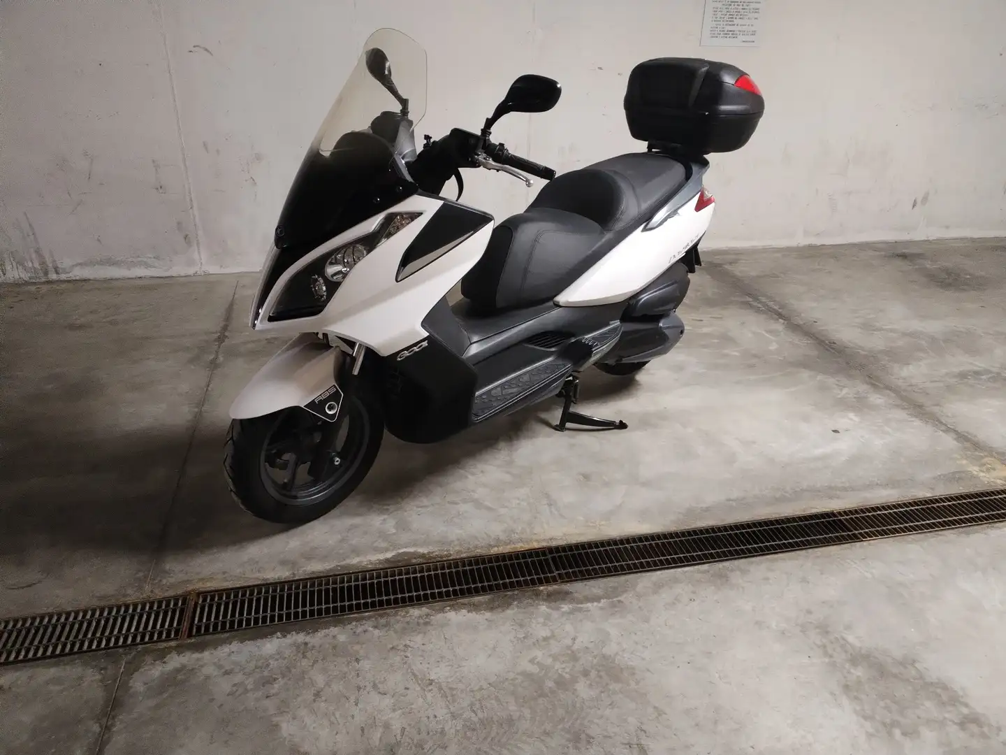 Kymco Downtown 300i Alb - 1