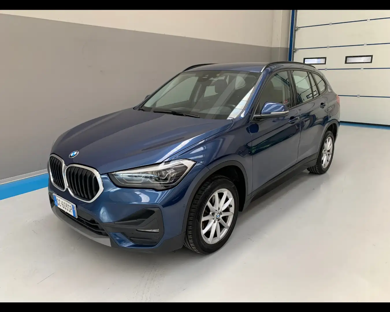 BMW X1 sdrive18d Advantage Blauw - 1
