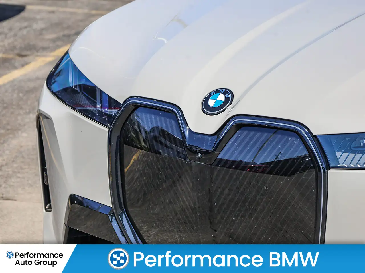 BMW iX снимка BMW iX