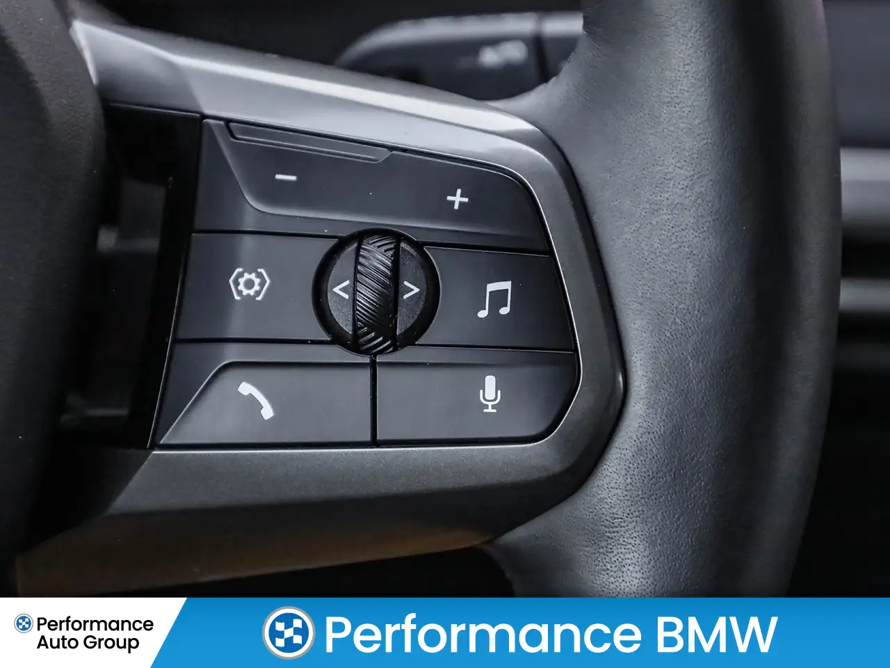 BMW iX снимка BMW iX