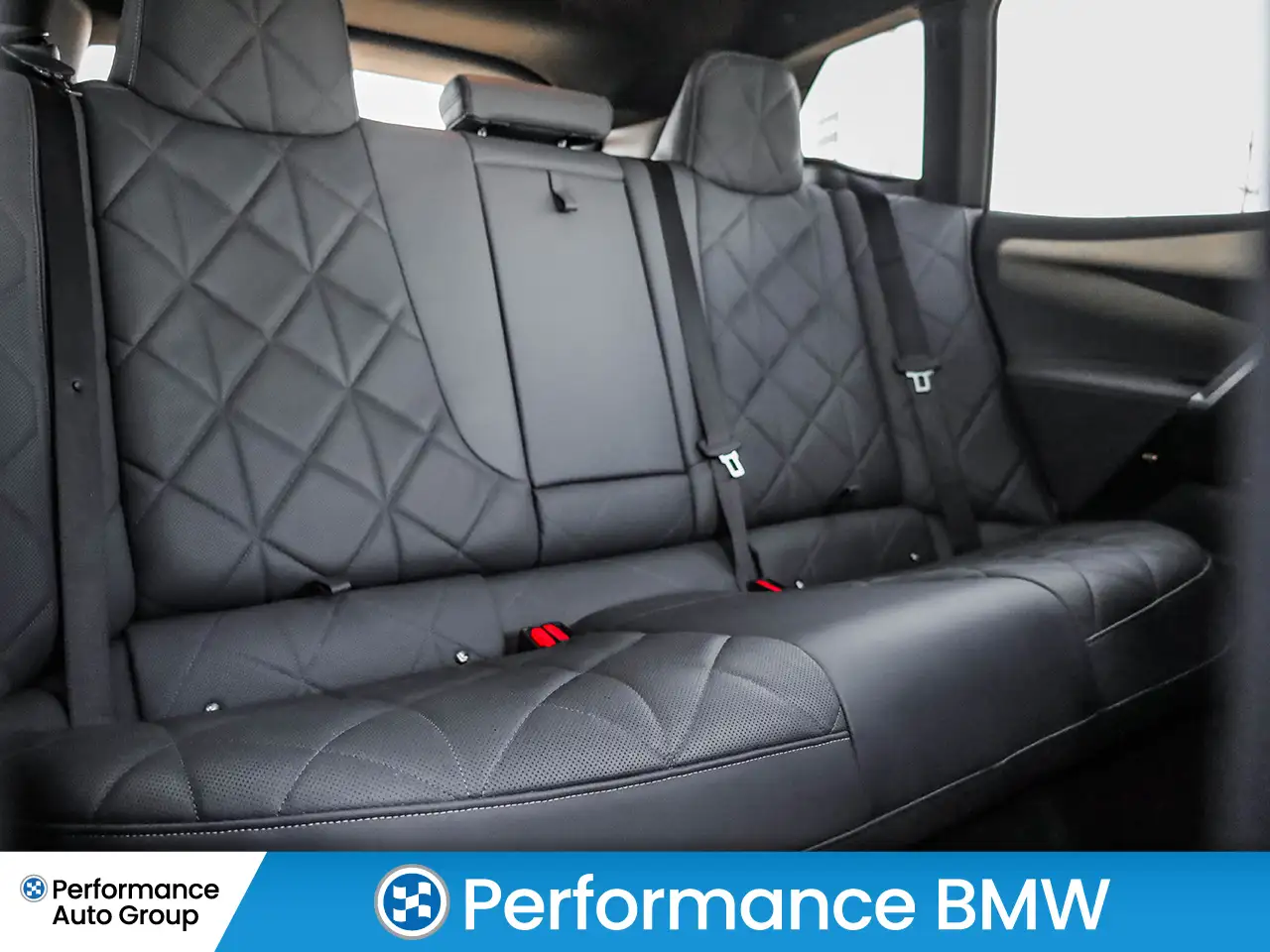 BMW iX снимка BMW iX