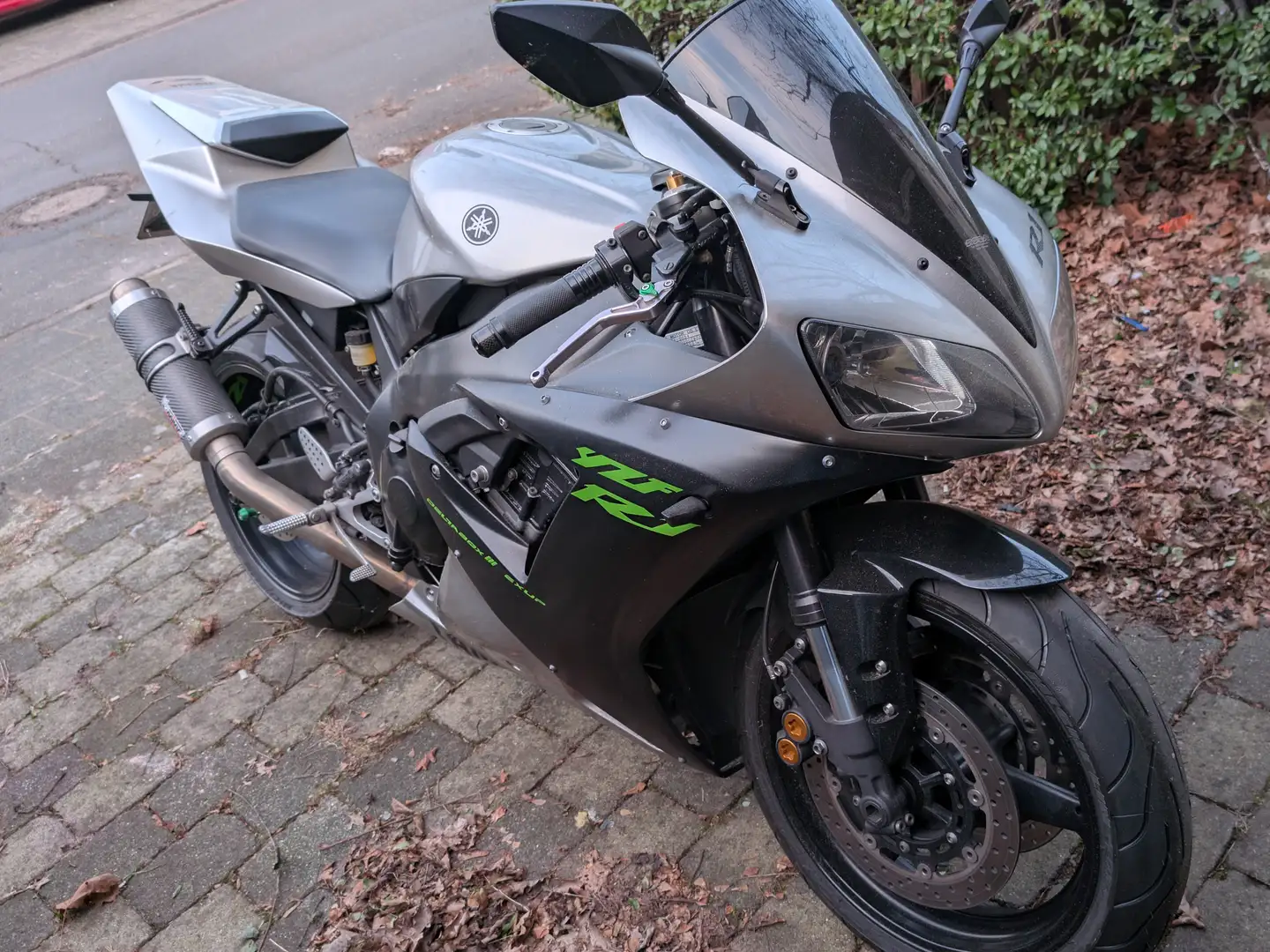 Yamaha YZF-R1 Rn09 Plateado - 1