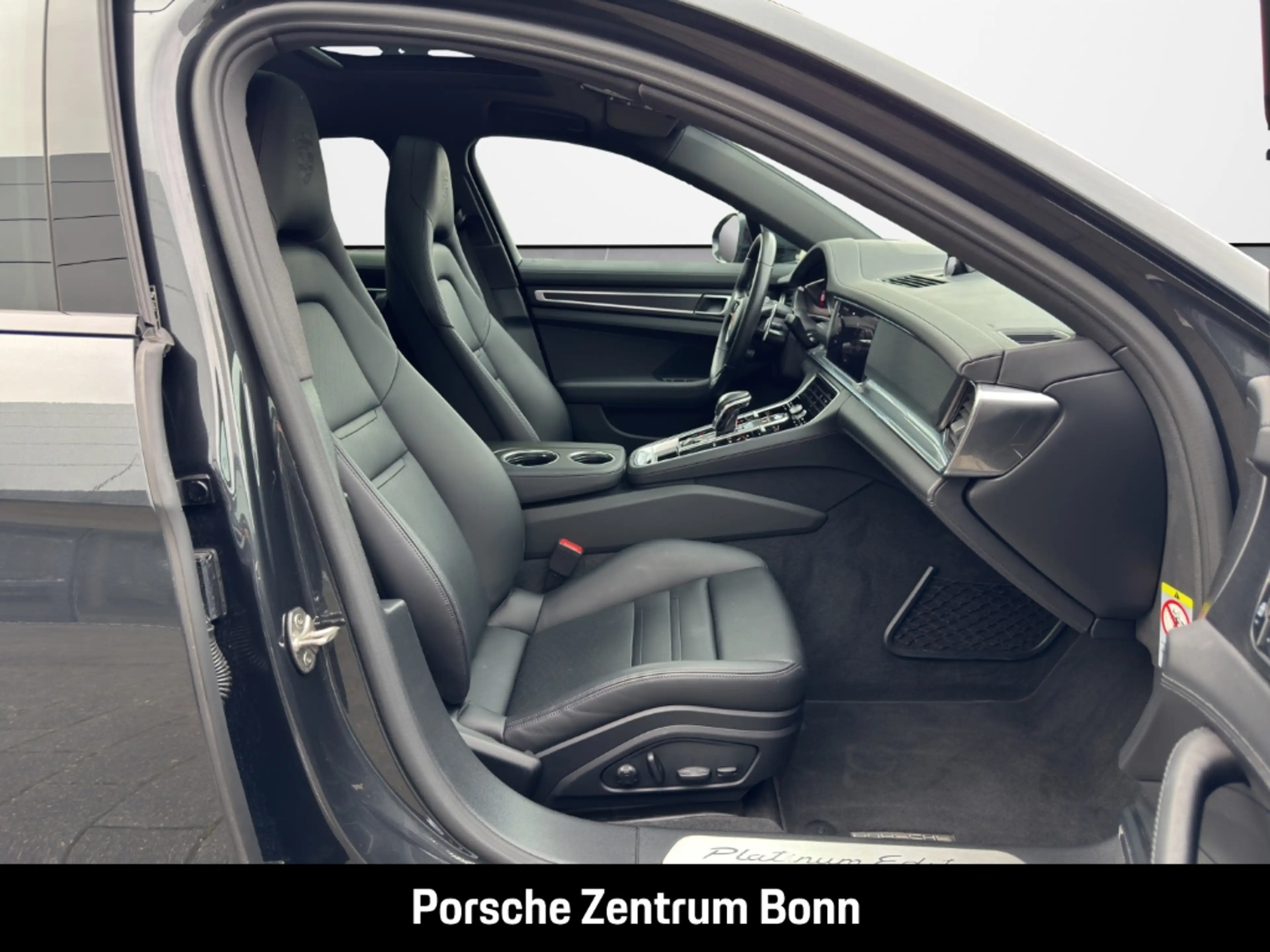 Porsche Panamera 4 E-Hybrid Platinum Edition InnoDrive — photo 18