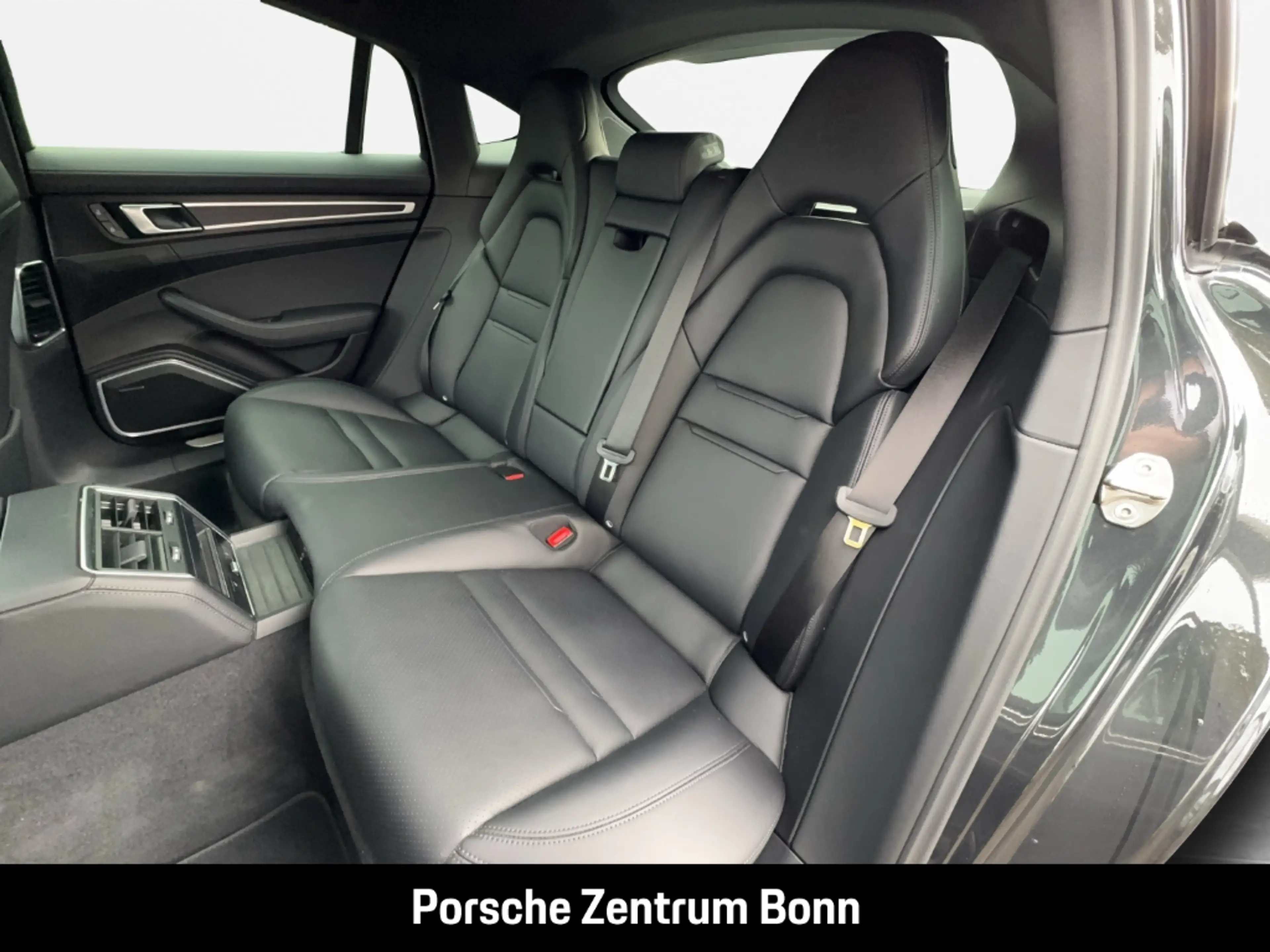 Porsche Panamera 4 E-Hybrid Platinum Edition InnoDrive — photo 13
