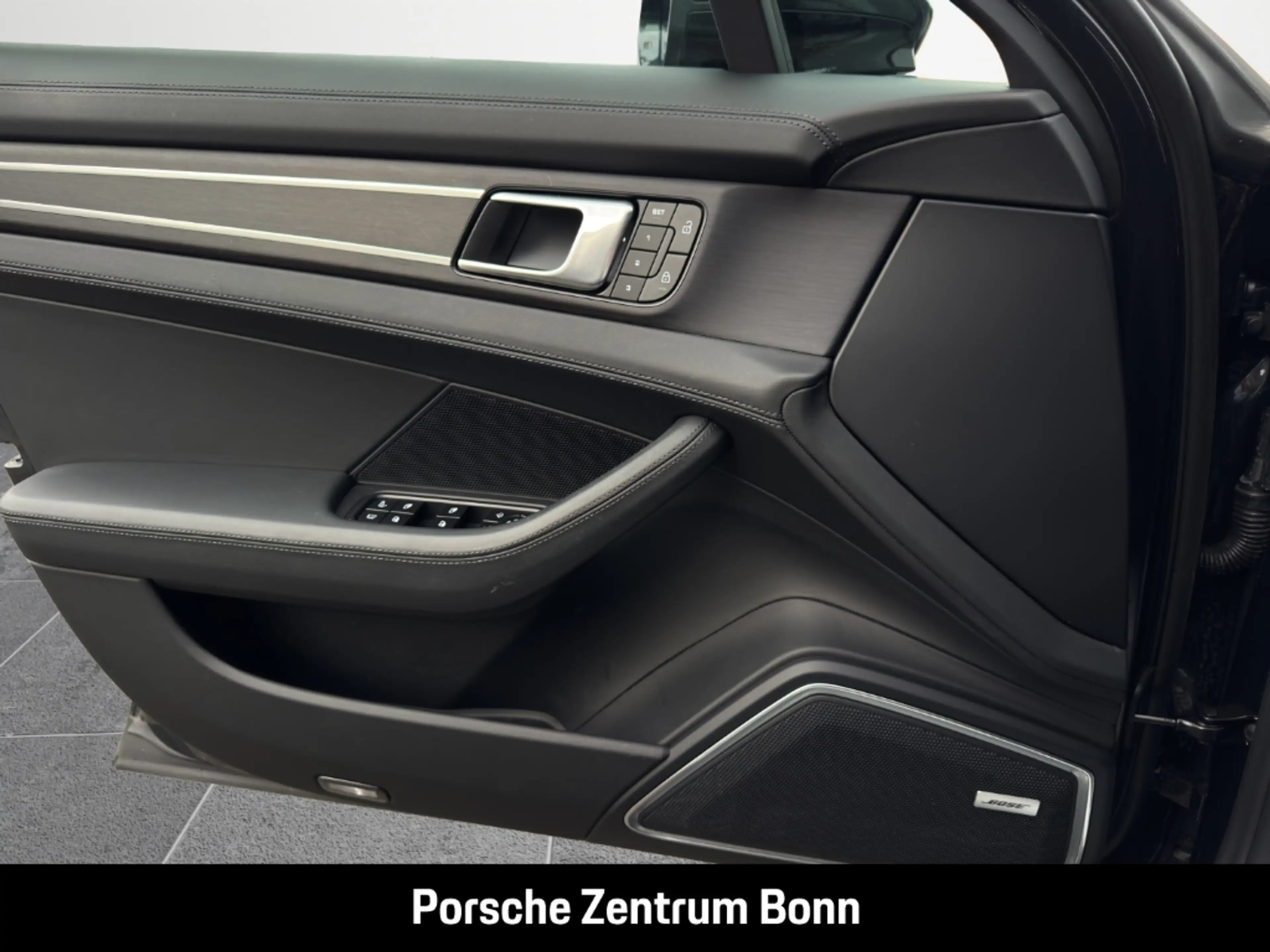 Porsche Panamera 4 E-Hybrid Platinum Edition InnoDrive — photo 12