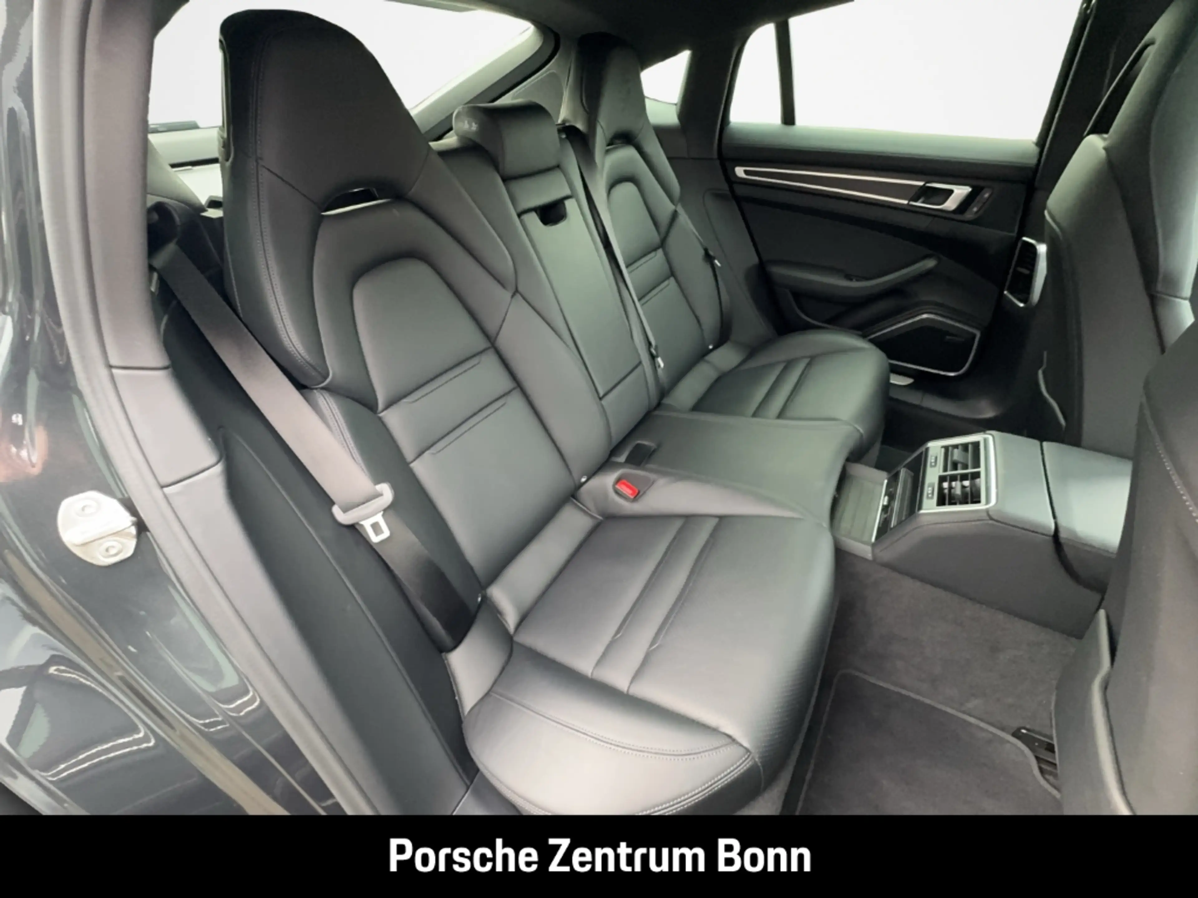 Porsche Panamera 4 E-Hybrid Platinum Edition InnoDrive — photo 19