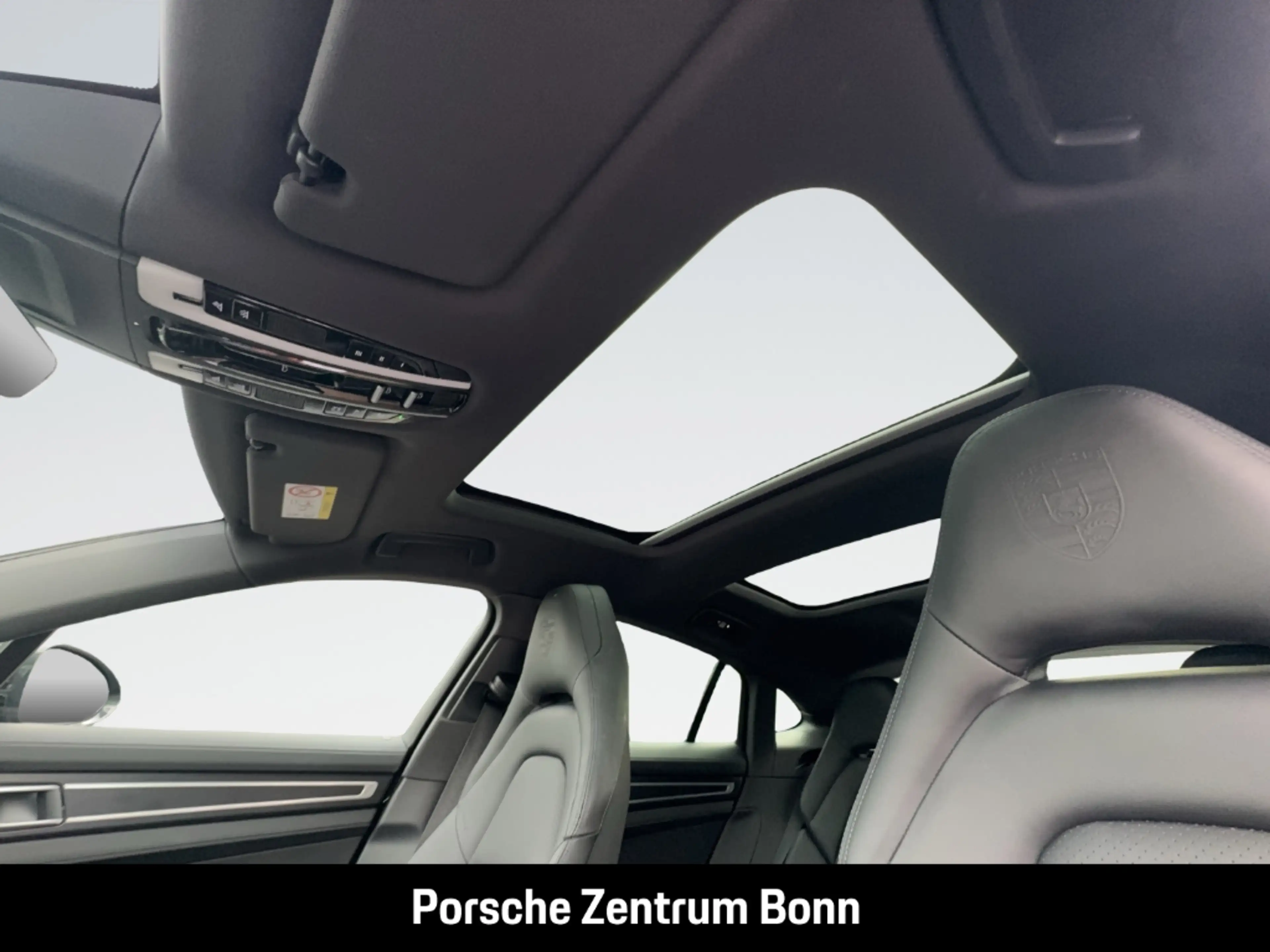 Porsche Panamera 4 E-Hybrid Platinum Edition InnoDrive — photo 26