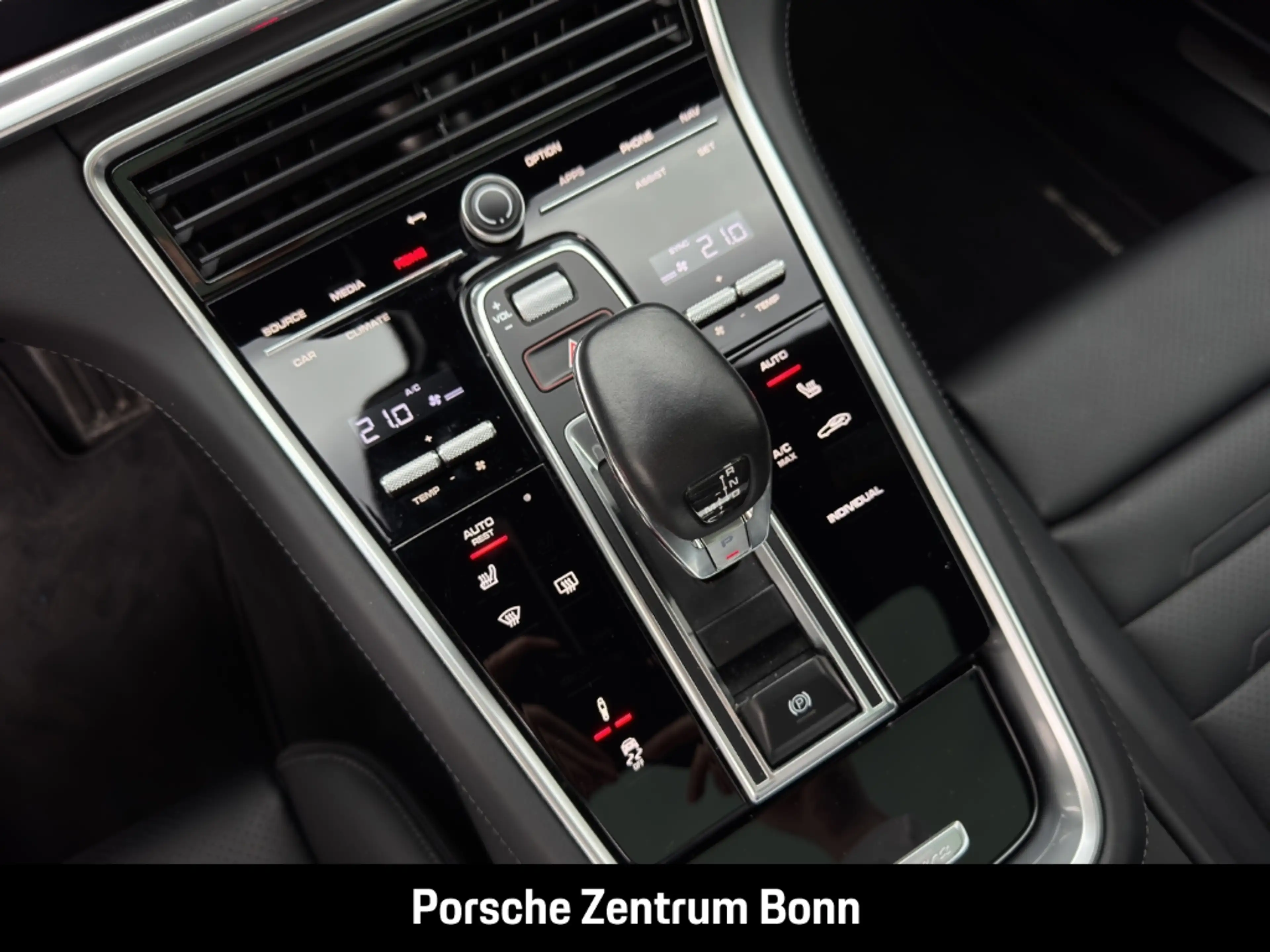 Porsche Panamera 4 E-Hybrid Platinum Edition InnoDrive — photo 15