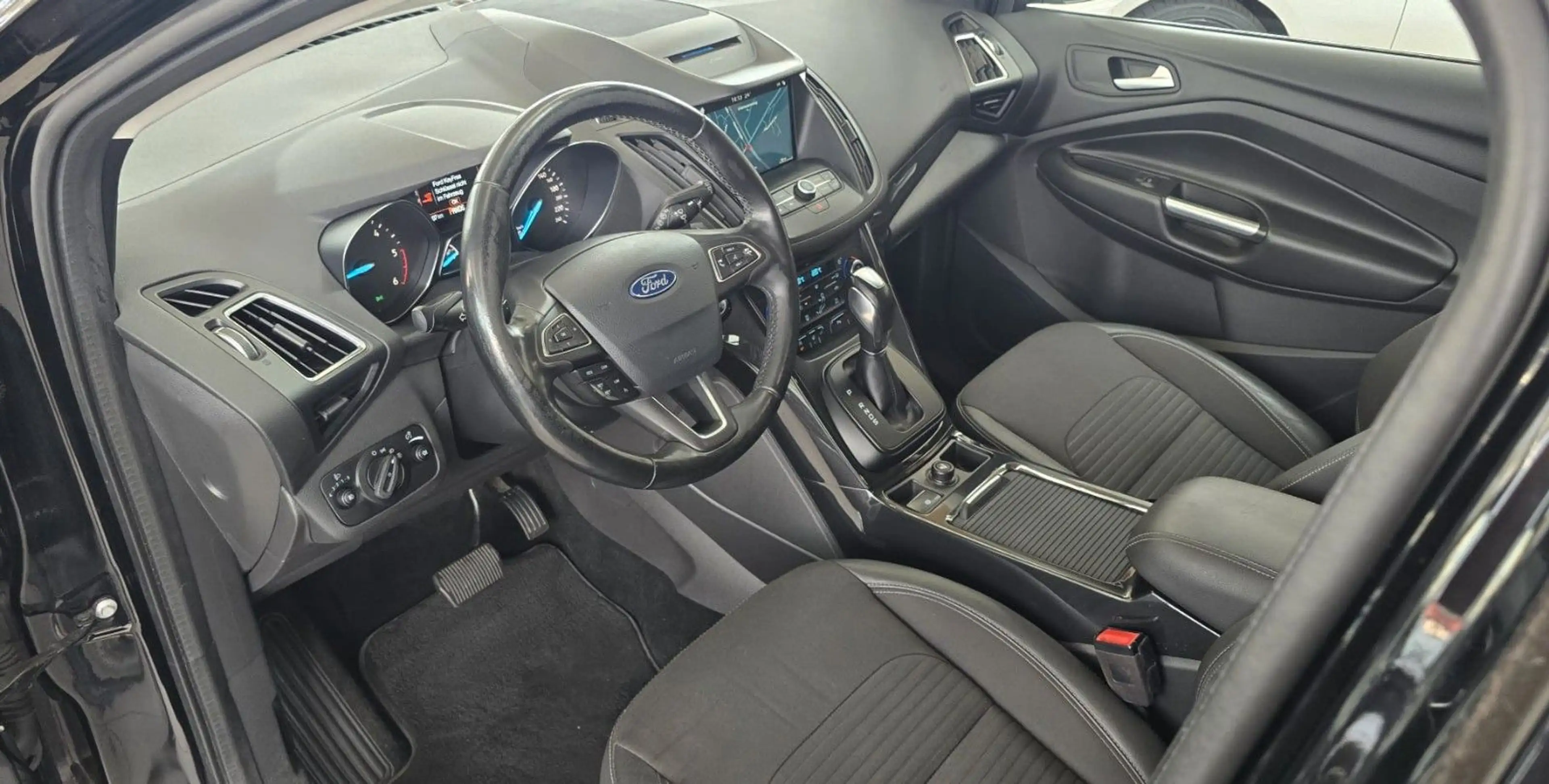 Ford Kuga Titanium — photo 13
