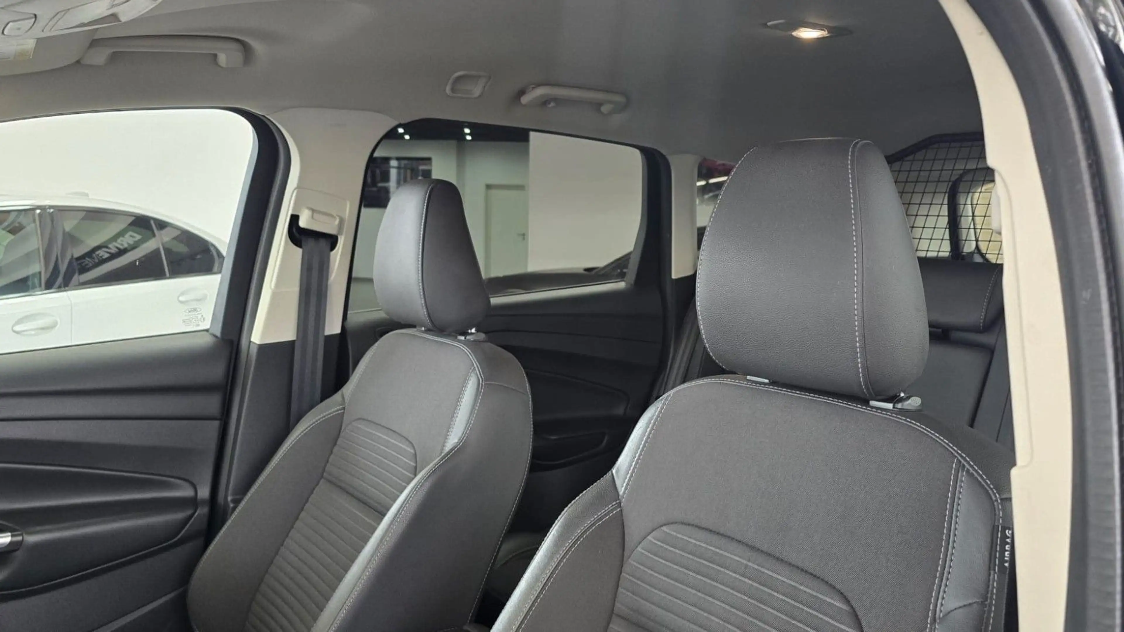 Ford Kuga Titanium — photo 15