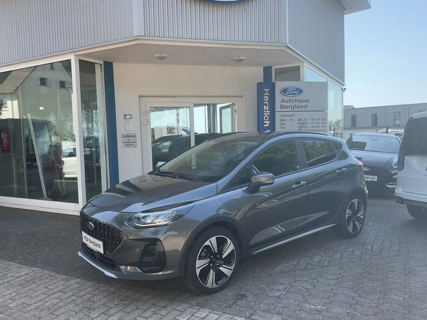 Ford Fiesta Active X 100PS *SHZ*LED*RLS*Ke*NAVI*RFK* Grijs - 1