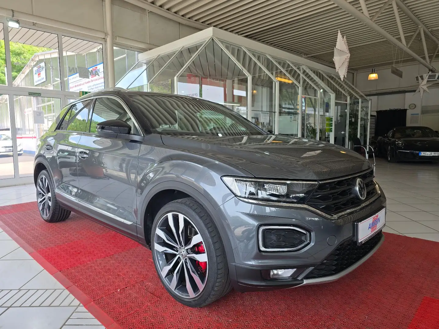 Volkswagen T-Roc Sport 4Motion+AHK+ACC+PANO+NAVI+LED+ Gris - 1