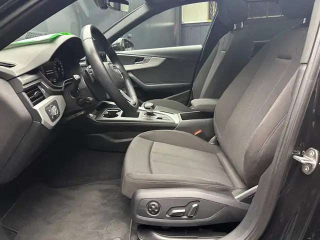 Audi A4 view 15