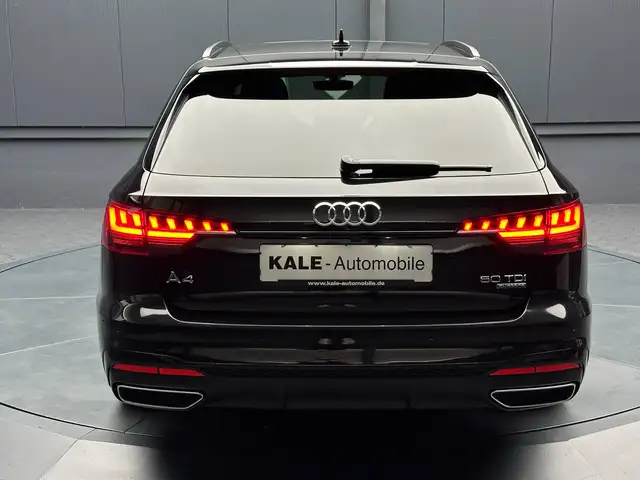Audi A4 view 4