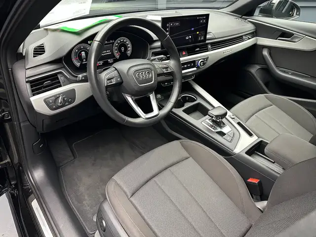 Audi A4 view 16