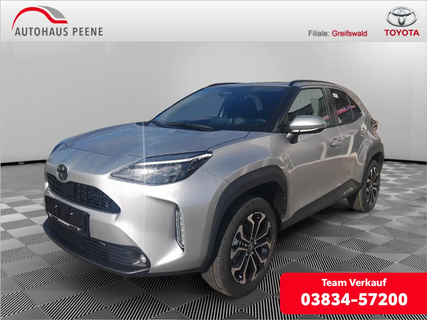 Toyota Yaris Cross 1.5 Hybrid FWD Teamplayer Zilver - 1