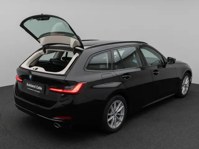 BMW 3 Series view 13