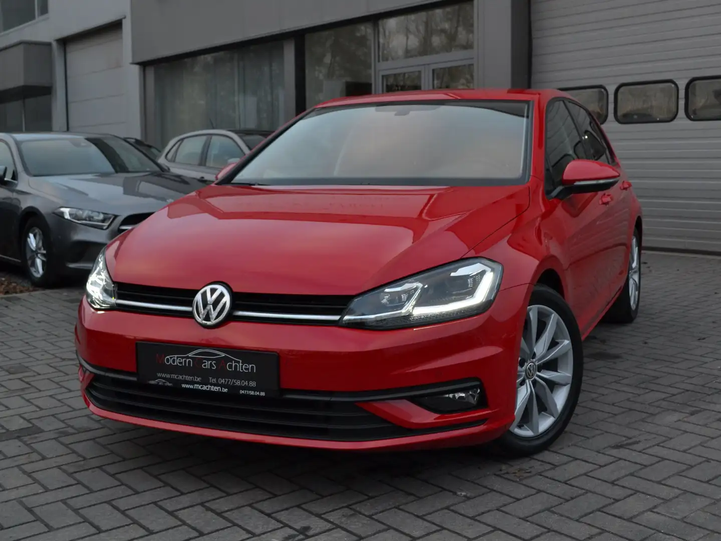 Volkswagen Golf 1.5 TSI Navi, pdc,apple carplay. 34.000km... Rouge - 1