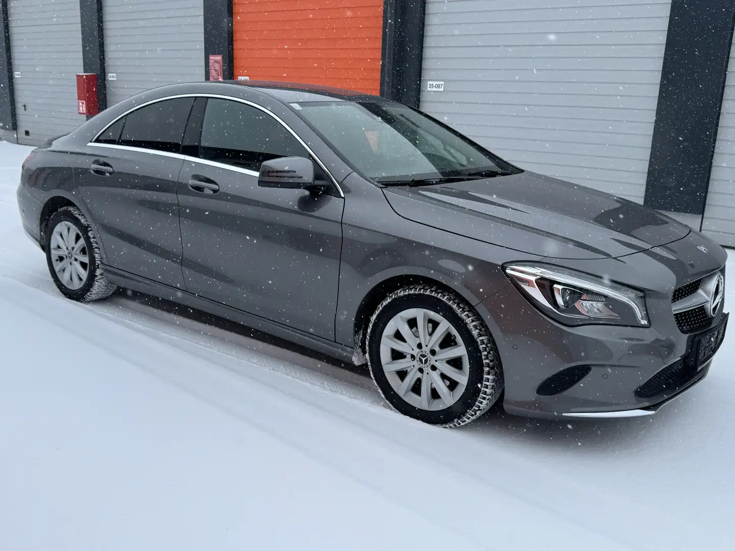 Mercedes-Benz CLA 200 CLA 200 CDI / d (117.308) Grau - 1