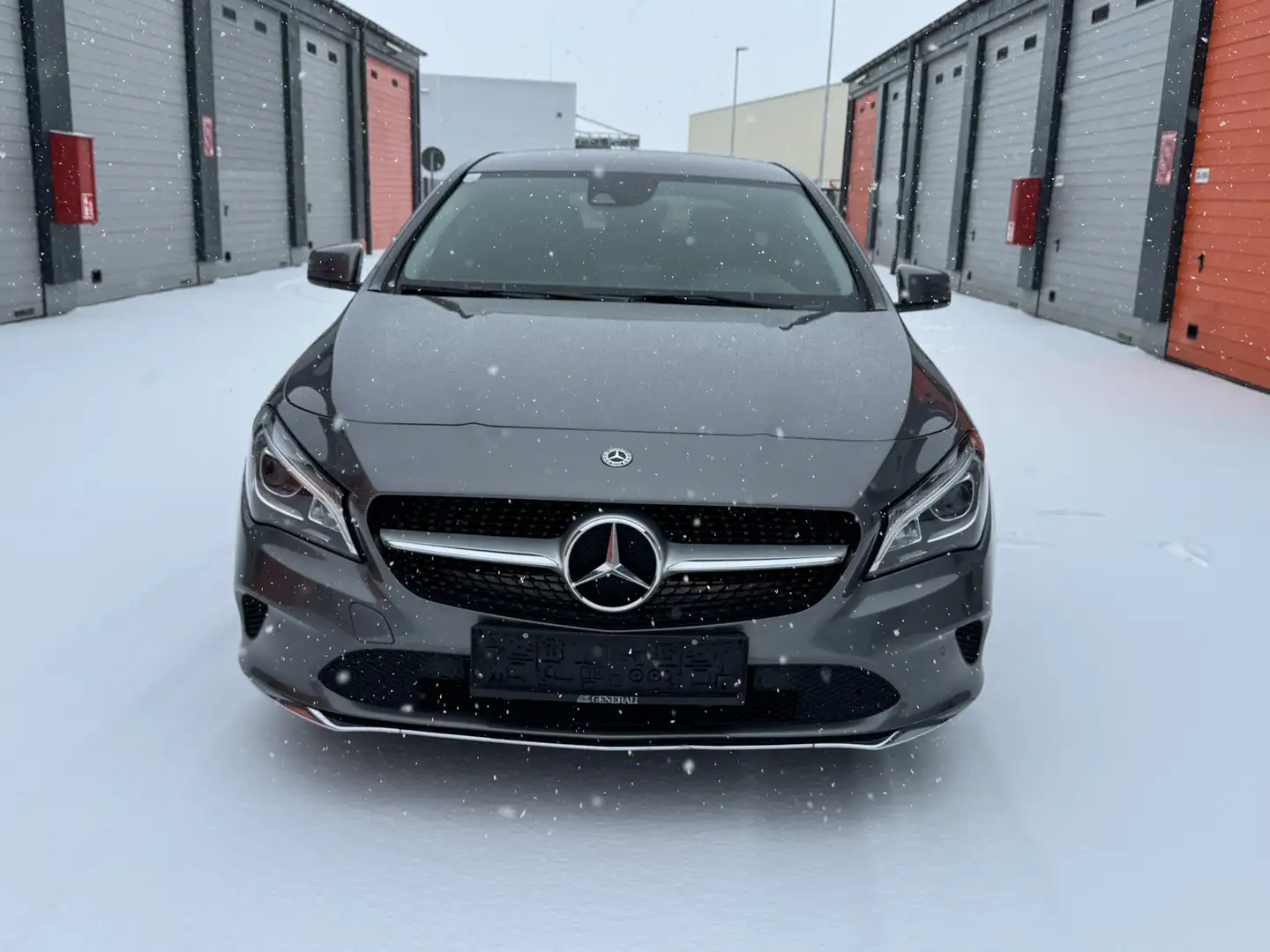 Mercedes-Benz CLA 200 CLA 200 CDI / d (117.308) Grau - 2