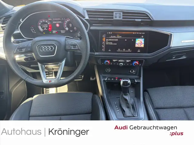 Audi Q3 view 13