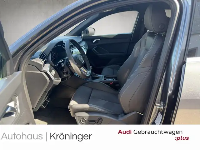 Audi Q3 view 7
