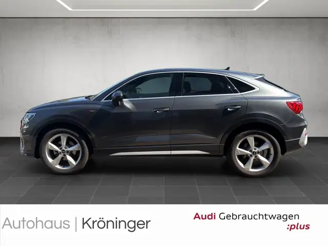 Audi Q3 view 3