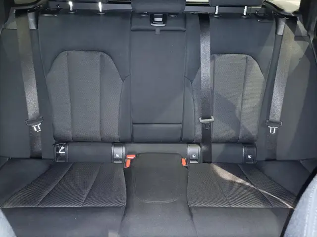 BMW 3 Series view 15