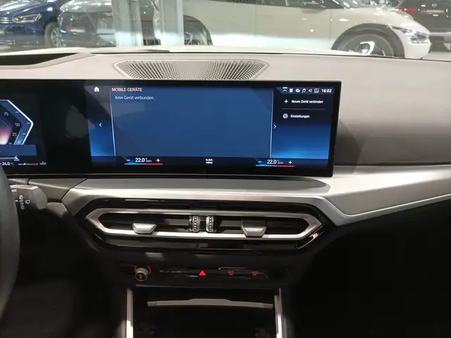 BMW 3 Series view 12