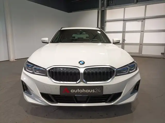 BMW 3 Series view 2