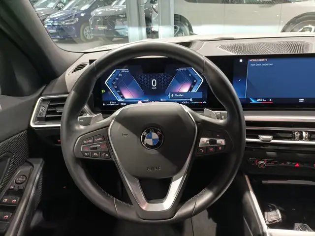 BMW 3 Series view 10