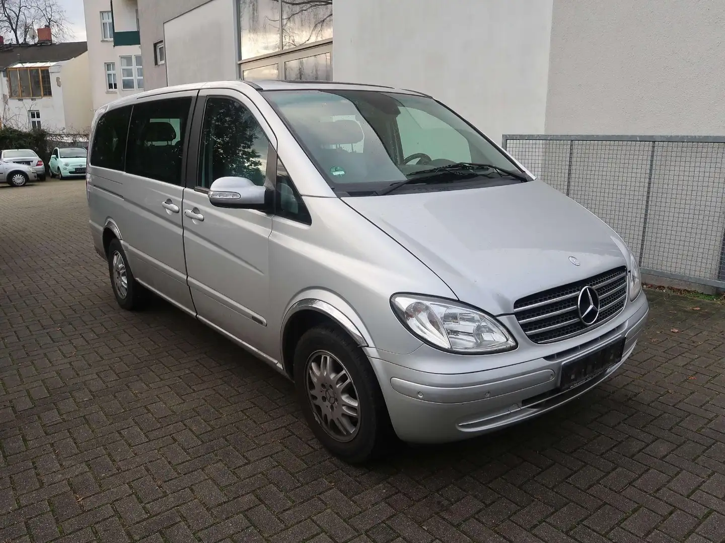 Mercedes-Benz Viano 3.0 lang (639.813) Automatik LPG+Benzine Grau - 1