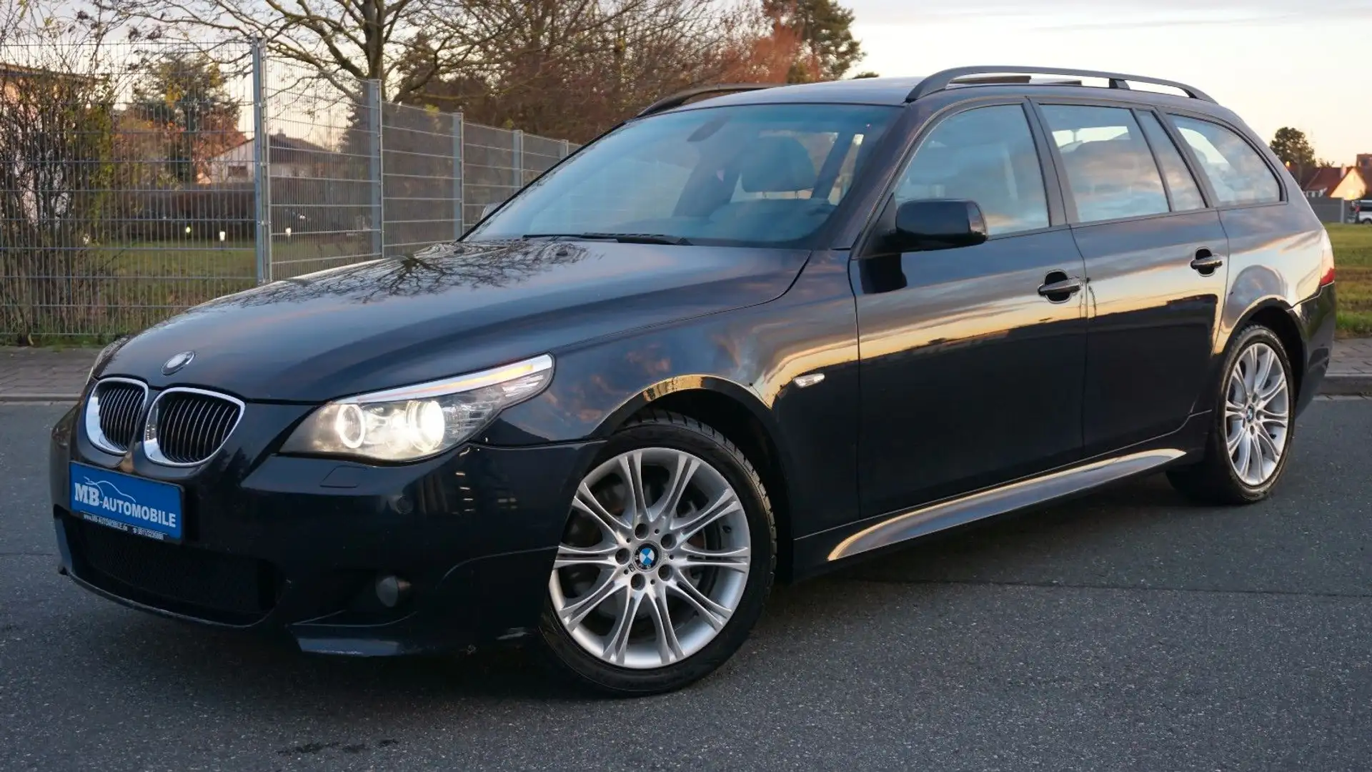 BMW 530 d xDrive M-Paket Panorama BiXenon NaviProf. Schwarz - 2