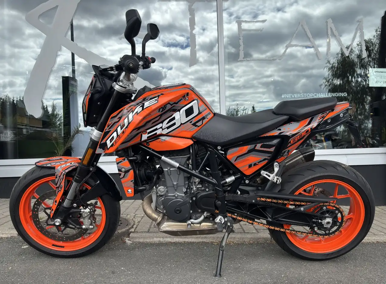 KTM 690 Duke