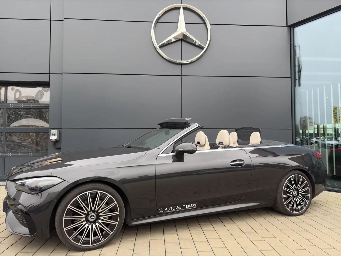 Mercedes-Benz CLE 300 4MATIC Cabriolet AMG HeadUp AHK Burmeste Grau - 2